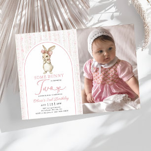 Invitación de cumpleaños número 2 de conejo rosa C