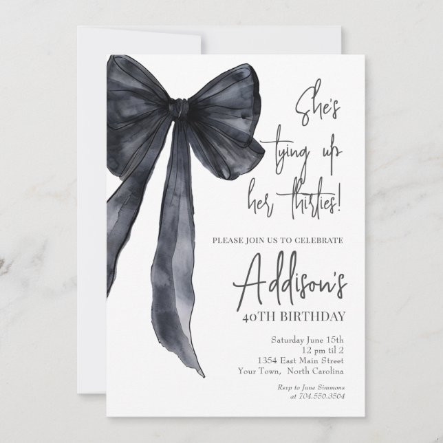 invitación de cumpleaños número 30 con lazo negro (Anverso)