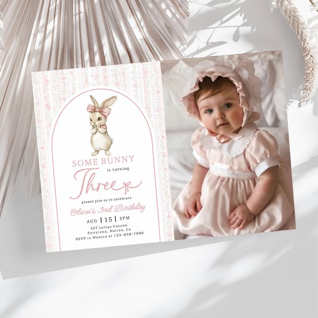 Invitación de cumpleaños número 3 de conejo rosa C (Subido por el creador)