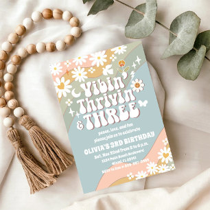 Invitación de cumpleaños número 3 de Retro Daisy