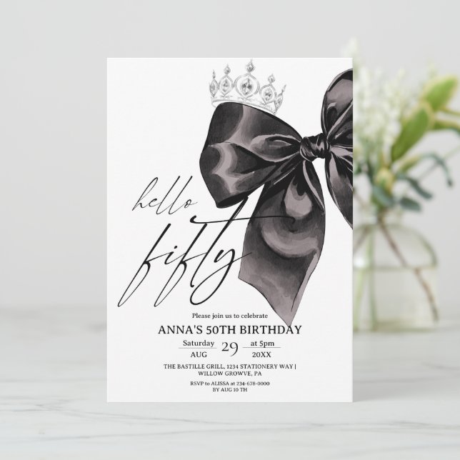 Invitación de cumpleaños número 50 con lazo negro  (Anverso de pie)