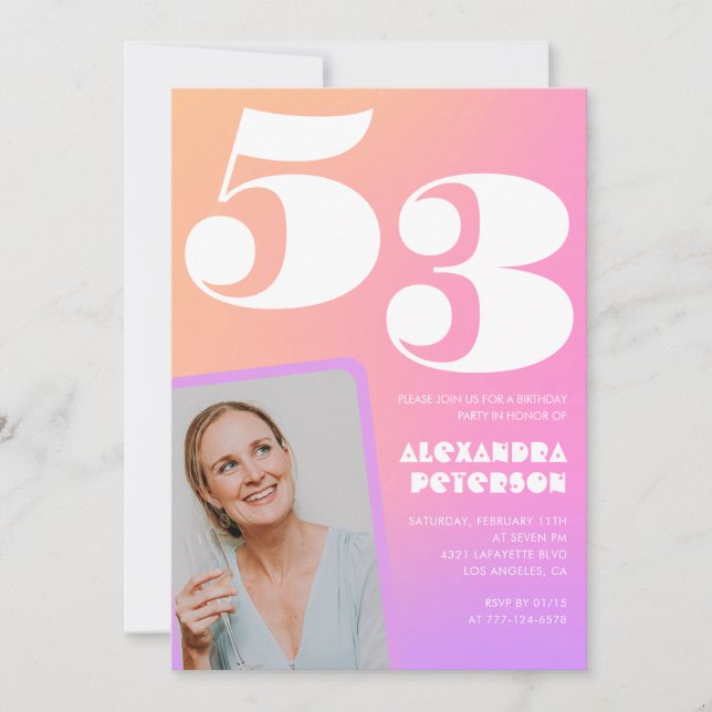 invitación de cumpleaños número 53 con gradiente r (Anverso)