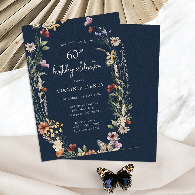 Invitación de cumpleaños número 60 con flores Navy (Navy Blue Floral Boho 60th Birthday Party Invitation by Painted Paperie
)