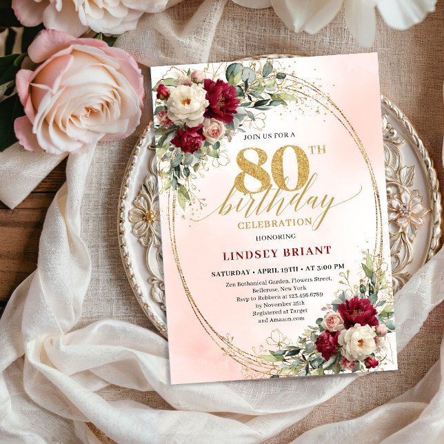 Invitación de cumpleaños número 80 de estilo flora (Soft Burgundy Floral Gold 80th Birthday Invitation)
