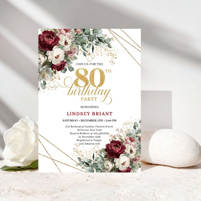 Invitación de cumpleaños número 80 elegante con fl (Elegant Deep Red Floral 80th Birthday)