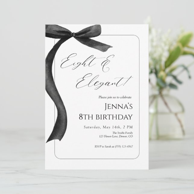 Invitación de cumpleaños número 8 con lazo negro (Anverso de pie)