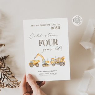Invitación de cumpleaños número cuatro con tema de