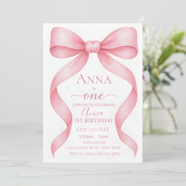 Invitación de cumpleaños número uno con lazo rosa  (Anverso de pie)