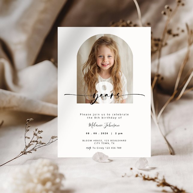 Invitación de cumpleaños para niños con foto moder (Cream Kids Birthday Invitation)