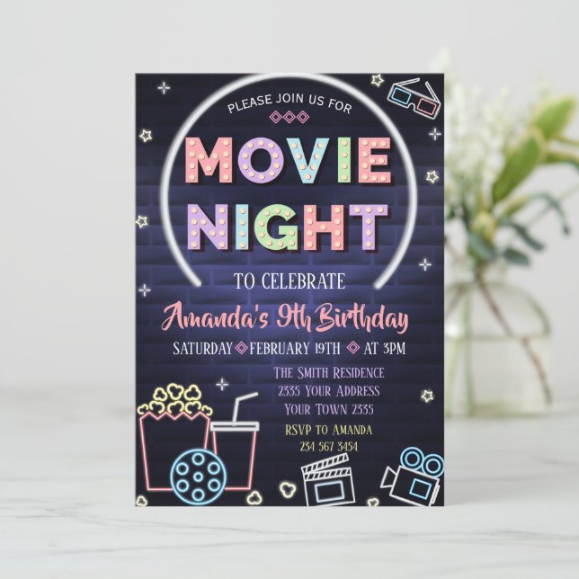 Invitación de cumpleaños para noche de cine bajo l (Anverso de pie)