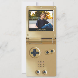 Invitación de cumpleaños Retro Gold Handheld Gamin
