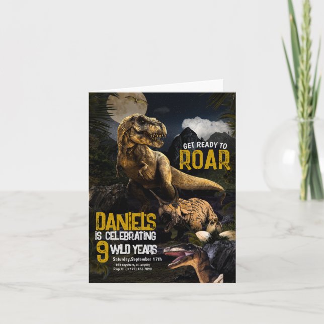 Invitación de cumpleaños salvaje de dinosaurio rea (Anverso)