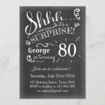 Invitación de cumpleaños sorpresa 80 Chalkboard Ru<br><div class="desc">(H) ¡Una manera perfecta de invitar a sus invitados a esta fiesta especial de cumpleaños!</div>