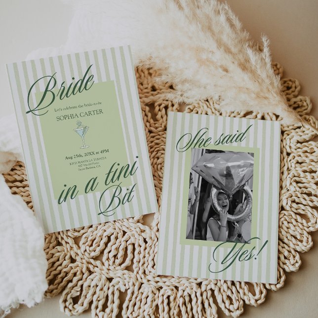 Invitación de despedida de soltera 'Novia en un po (Bride in a Tini Bit Bachelorette Party Invitation)