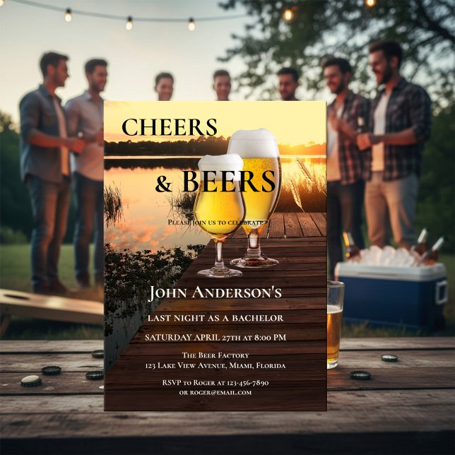 Invitación de Despedida de Soltero con Cheers y Be (Bachelor party invitation featuring a sunset at a lake with two beer glasses at a jetty.)