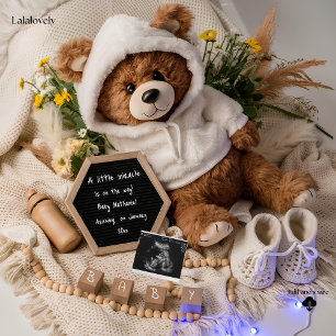 Invitación de embarazo con un oso suave y adorable