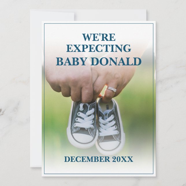 Invitación de embarazo con zapatos para bebé (Anverso)