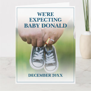 Invitación de embarazo con zapatos para bebé