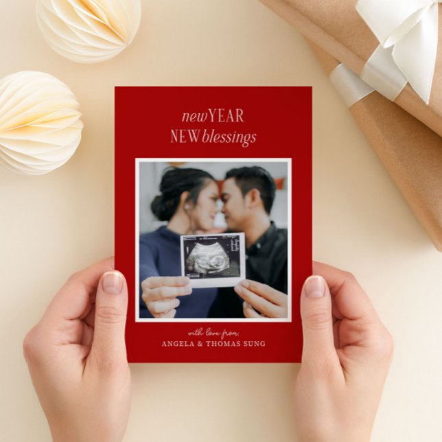 Invitación de Embarazo de Año Nuevo Rojo (red and white new year, new blessings pregnancy announcement holiday postcard)