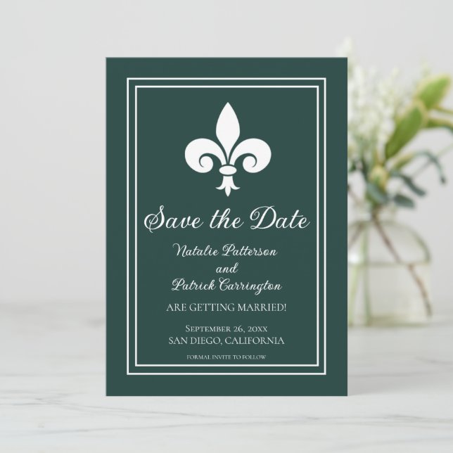 Invitación de Emerald Green Fleur de Lis para guar (Anverso de pie)