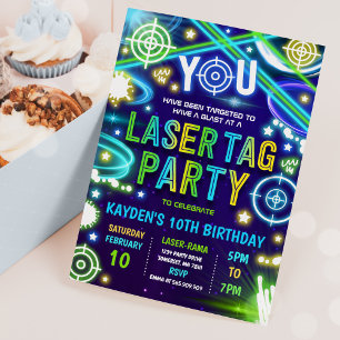 Invitación de fiesta de cumpleaños de la etiqueta