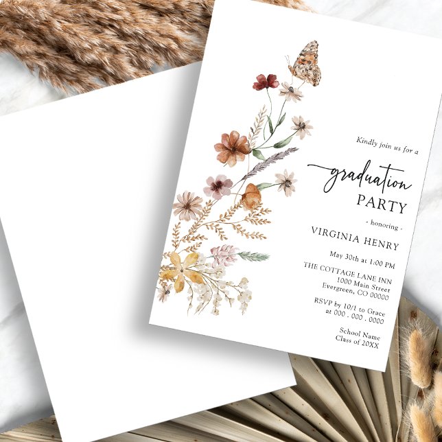Invitación de fiesta floral de graduación (Graduation Floral Party Invitation with Butterfly by Painted Paperie
)
