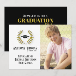 Invitación de foto de gorra de graduación y hojas