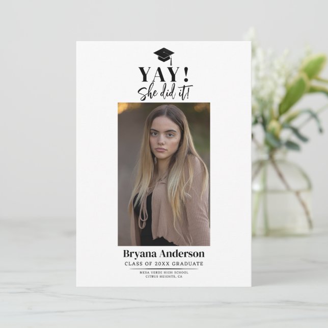 Invitación de foto de graduación mínima moderna (Anverso de pie)