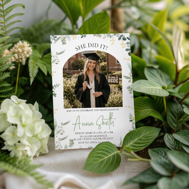 Invitación de graduación con foto de arco de eucal (Subido por el creador)