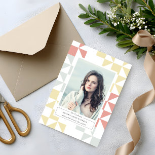 Invitación de graduación con foto de geometría mod