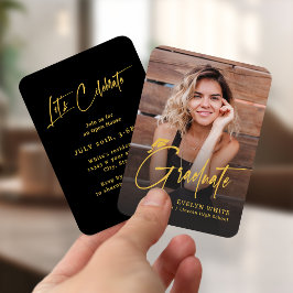 Invitación de graduación con foto de gorra de grad