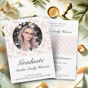 Invitación de graduación con foto de graduada en r