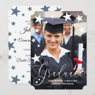 Invitación de graduación con foto de graduado de S