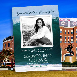 Invitación de graduación con foto de olas del océa