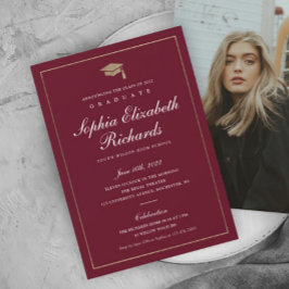 Invitación de graduación con foto dorada y escritu