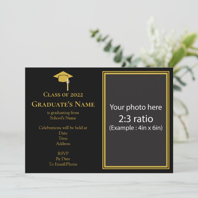 Invitación de Graduación con Gorro (Tema Dorado) (Anverso de pie)