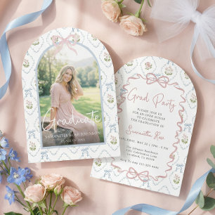 Invitación de graduación con lazo rosa de flor sil