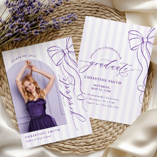Invitación de Graduación con Listas de Lazo Morado