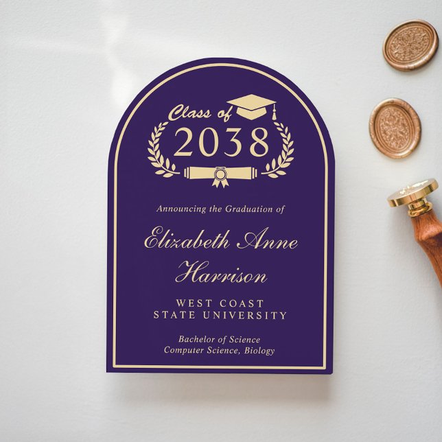 Invitación de graduación de Colegio Púrpura de Arc (An elegant arch-shaped college graduation announcement to celebrate the graduate's achievements)