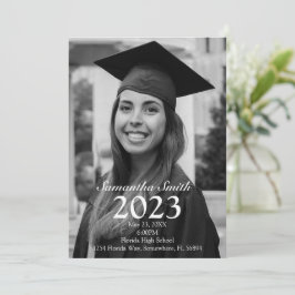 Invitación de Graduación de Foto en Escala de Gris