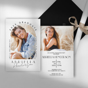 Invitación de graduación de foto simple y moderna