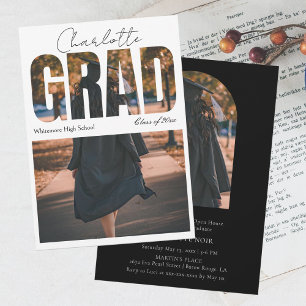 Invitación de graduación de guión gráfico elegante