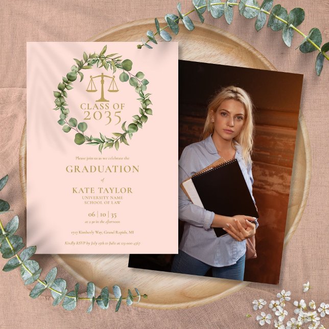 Invitación de graduación de la facultad de derecho (Blush Pink Garland Law School Graduation Photo Invitation)
