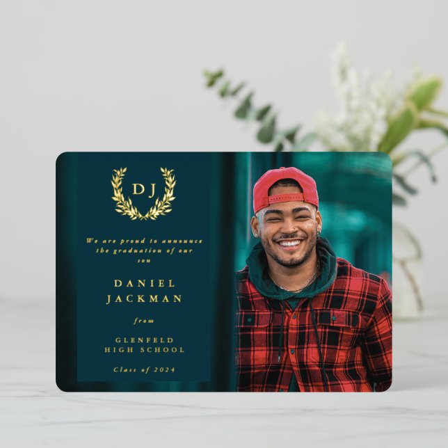 Invitación de graduación de monograma verde azulad (Anverso de pie)