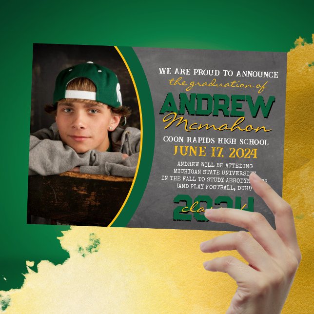 Invitación de graduación de pizarra verde y dorada (Green and Gold 1 Photo Chalkboard Graduation Announcements)