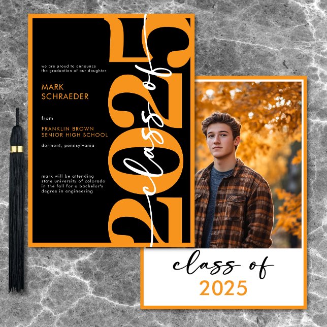Invitación de graduación de tipografía Naranja mod (Modern Orange Typography Graduation Announcement)