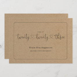 Invitación de graduación de una mujer educada