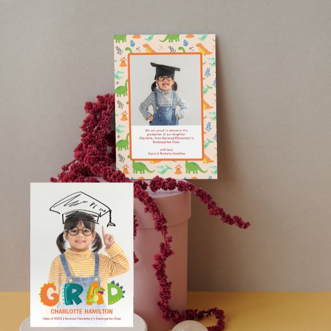 Invitación de Graduación del Jardín Infantil Cute  (Cute Dinosaur Kindergarten Graduation Announcement)