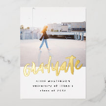 Invitación de graduación dorada con foto manuscrit