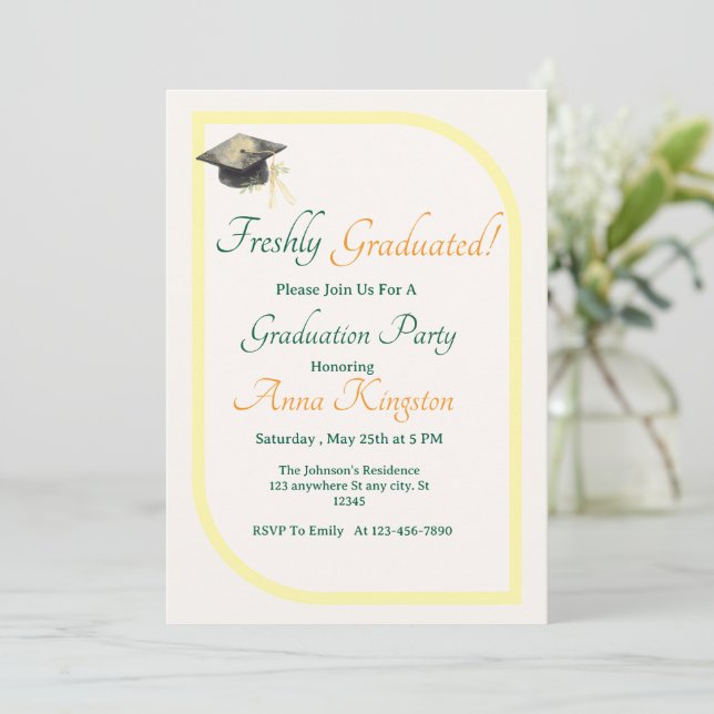 Invitación de graduación elegante amarilla (Anverso de pie)